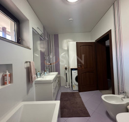 Casa, 5 camere, 252.48 mp Bucuresti/Bucurestii Noi