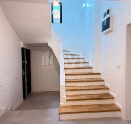 Casa, 5 camere, 257 mp Bucuresti/Vatra Luminoasa