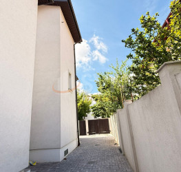 Casa, 5 camere, 257 mp Bucuresti/Vatra Luminoasa