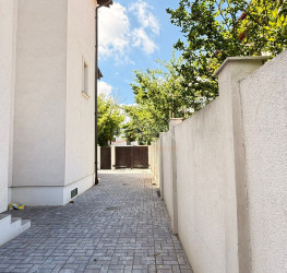 Casa, 5 camere, 257 mp Bucuresti/Vatra Luminoasa