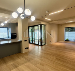 Casa, 5 camere, 285 mp Bucuresti/Aviatiei