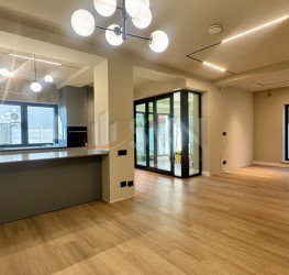 Casa, 5 camere, 285 mp Bucuresti/Aviatiei