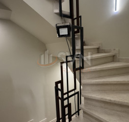 Casa, 5 camere, 285 mp Bucuresti/Aviatiei