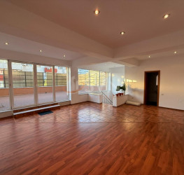 Casa, 5 camere, 290 mp Bucuresti/1 Mai