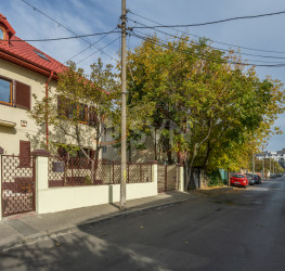 Casa, 5 camere, 312.66 mp Bucuresti/Decebal