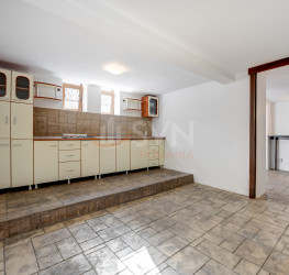 Casa, 5 camere, 312.66 mp Bucuresti/Decebal