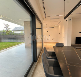 Casa, 5 camere, 329 mp Bucuresti/Pipera