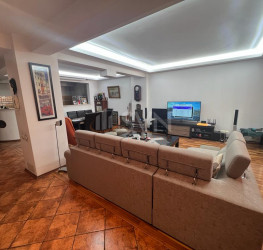 Casa, 5 camere, 335 mp Bucuresti/Piata Victoriei