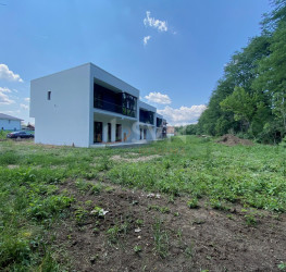 Casa, 5 rooms, 120 mp Prahova/Centru