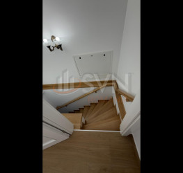 Casa, 5 rooms, 123 mp Bucuresti/Victoriei