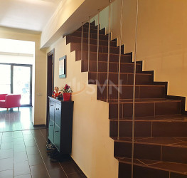 Casa, 5 rooms, 130 mp Bucuresti/Baneasa