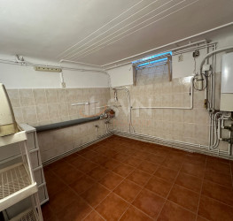 Casa, 5 rooms, 140 mp Bucuresti/Decebal