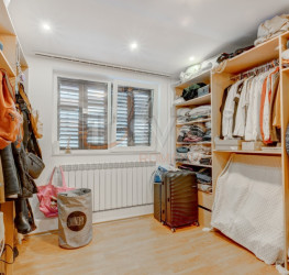 Casa, 5 rooms, 145 mp Bucuresti/Bucurestii Noi