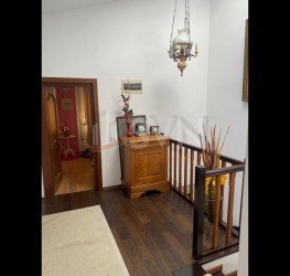 Casa, 5 rooms, 150 mp Dambovita/Centru