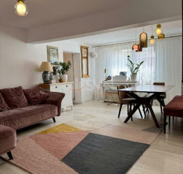 Casa, 5 rooms, 152 mp Bucuresti/Domenii