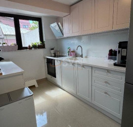 Casa, 5 rooms, 152 mp Bucuresti/Domenii
