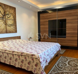 Casa, 5 rooms, 153 mp Bucuresti/1 Mai