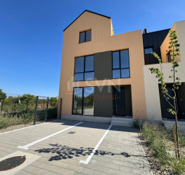 Casa, 5 rooms, 157 mp Bucuresti/Sisesti