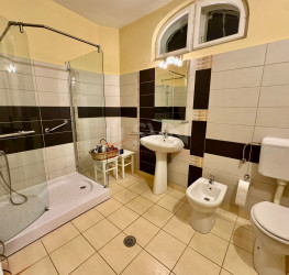 Casa, 5 rooms, 170.97 mp Bucuresti/Calea Calarasilor