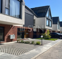 Casa, 5 rooms, 175 mp Bucuresti/Pipera