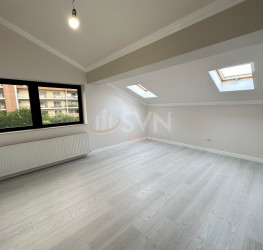 Casa, 5 rooms, 175 mp Bucuresti/Pipera