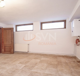 Casa, 5 rooms, 180 mp Brasov/Centru