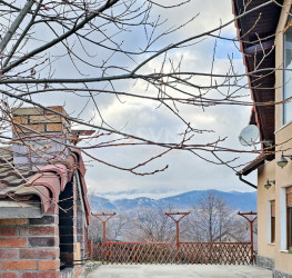 Casa, 5 rooms, 180 mp Brasov/Centru