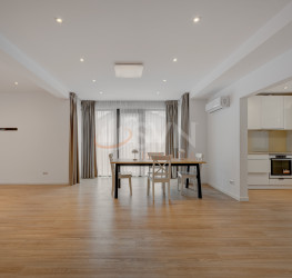 Casa, 5 rooms, 180 mp Ilfov/Tunari