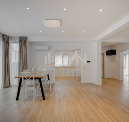 Casa, 5 rooms, 180 mp Ilfov/Tunari