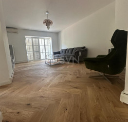 Casa, 5 rooms, 182 mp Bucuresti/Pipera