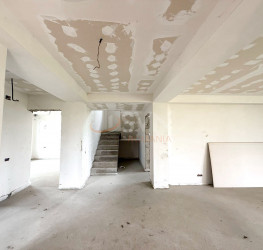 Casa, 5 rooms, 182 mp Dambovita/Centru