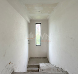 Casa, 5 rooms, 182 mp Dambovita/Centru