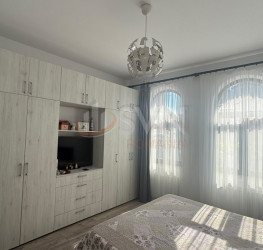 Casa, 5 rooms, 183 mp Bucuresti/P-ta Romana