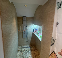 Casa, 5 rooms, 183 mp Bucuresti/P-ta Romana