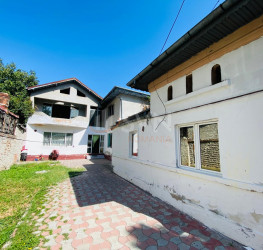 Casa, 5 rooms, 190 mp Bucuresti/Bucurestii Noi