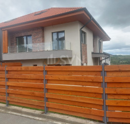 Casa, 5 rooms, 193 mp Cluj/Borhanci