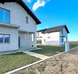 Casa, 5 rooms, 198 mp Brasov/Centru