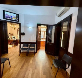 Casa, 5 rooms, 200 mp Bucuresti/Dorobanti