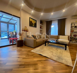 Casa, 5 rooms, 200 mp Bucuresti/Damaroaia