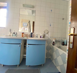 Casa, 5 rooms, 200 mp Bucuresti/Damaroaia