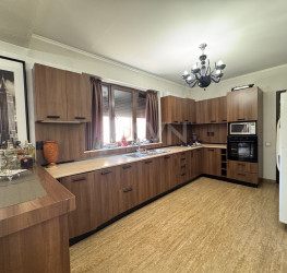 Casa, 5 rooms, 200 mp Ilfov/Buftea