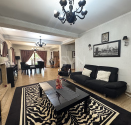 Casa, 5 rooms, 200 mp Ilfov/Buftea