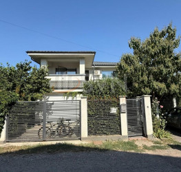 Casa, 5 rooms, 200 mp Ilfov/Centru