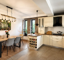 Casa, 5 rooms, 200 mp Ilfov/Centru