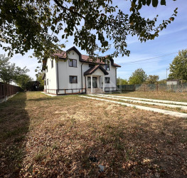 Casa, 5 rooms, 201 mp Dambovita/Centru