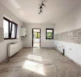 Casa, 5 rooms, 201 mp Dambovita/Centru
