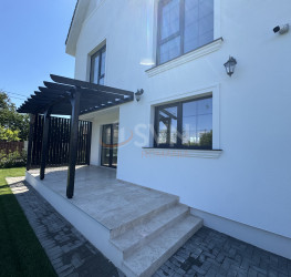 Casa, 5 rooms, 202.8 mp Ilfov/Otopeni