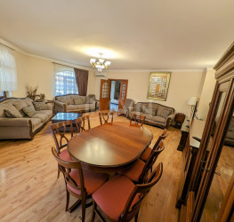 Casa, 5 rooms, 203 mp Bucuresti/Bucurestii Noi