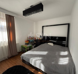 Casa, 5 rooms, 210 mp Bucuresti/Eminescu