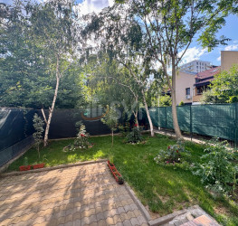 Casa, 5 rooms, 210 mp Bucuresti/P-ta Presei Libere